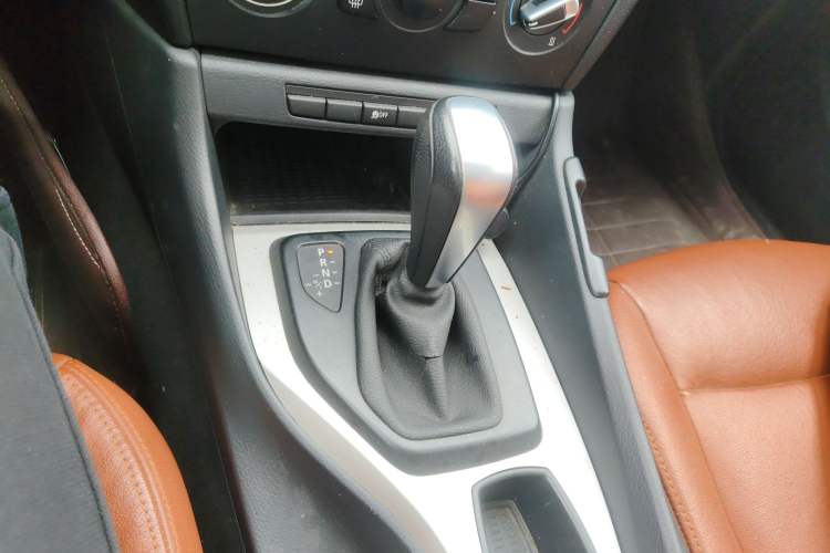 Used BMW X1 2013 sDrive18i Fashion Model Gear Lever
