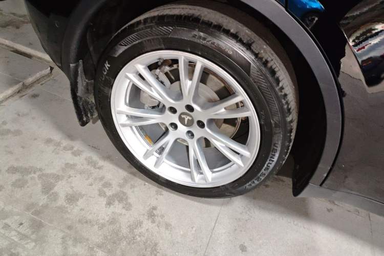 Used Tesla Model Y 2022 Long-Range All-Wheel-Drive Version