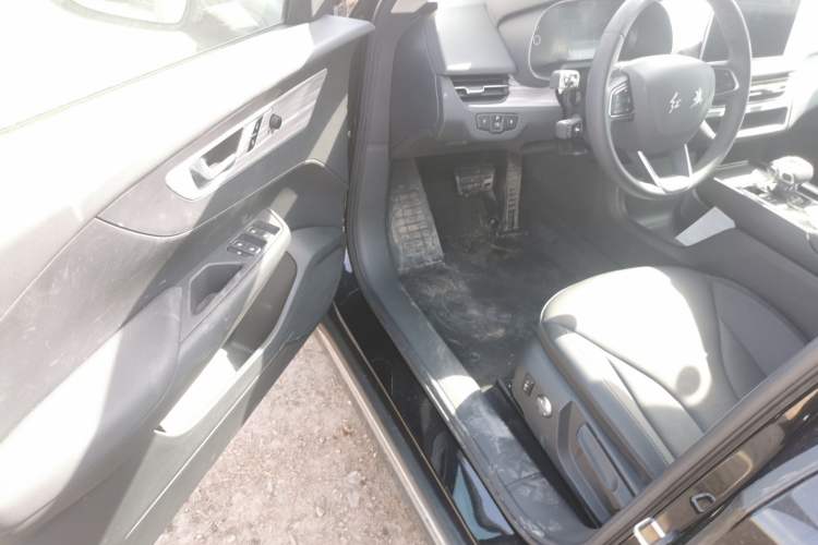 Used Hongqi E-QM5 2024 500km Range Edition
