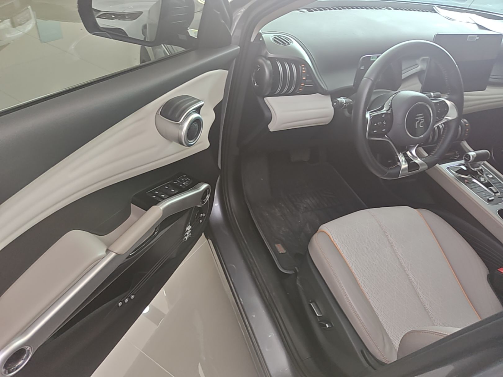BYD Yuan PLUS 2024 Honor Edition 510KM Leading Model — снимка 20