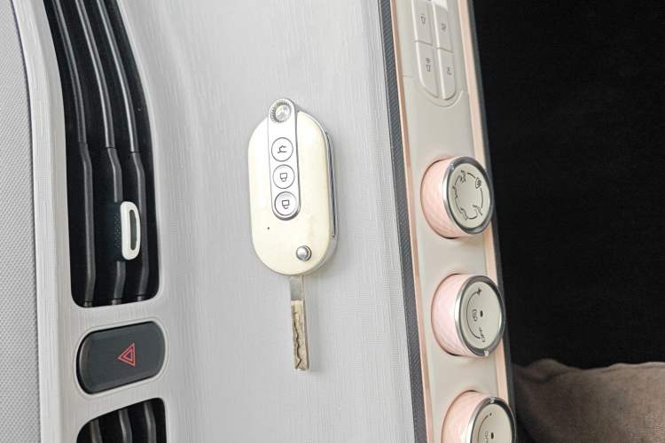 Used Wuling Hongguang MINIEV 2022 Macaron Premium Model – Lithium Iron Phosphate
