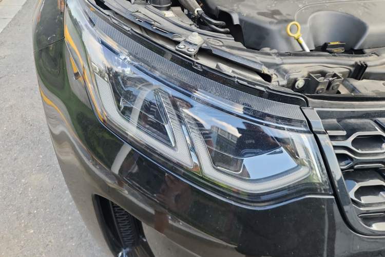 Used Land Rover Discovery Sport 2022 249 PS Metropolitan Edition 5 Seats