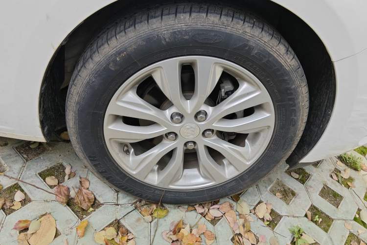 Used Buick GT 2018 15T Dual-Clutch Elite Model China V Standard
