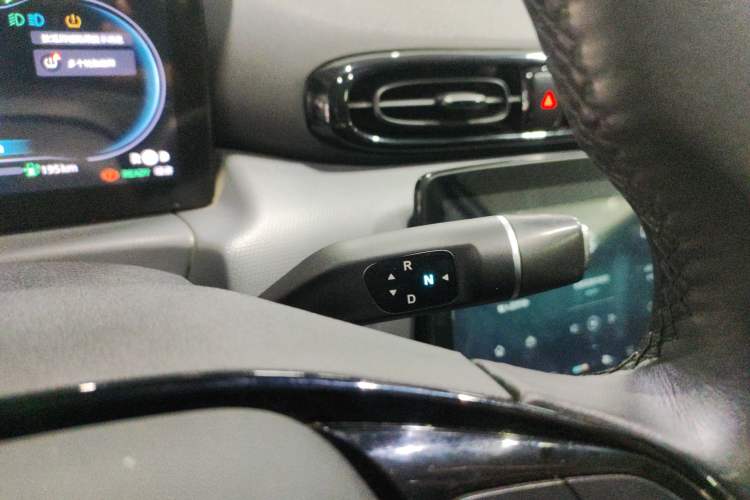 Used Leapmotor T03 2020 400 Luxury Edition Gear Lever