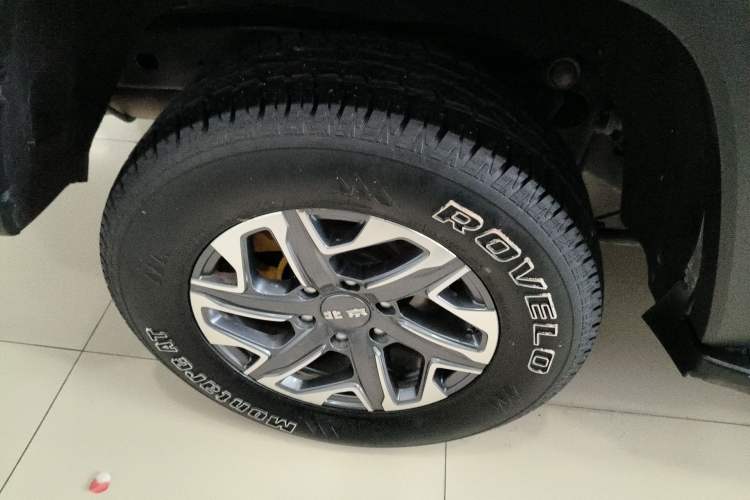 Used BAIC Off-Road BJ40 2024 2.0T All-New Urban Hunter Edition Chivalrous Style