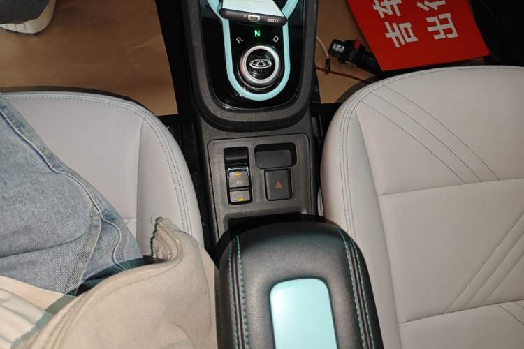 Used Chery QQ Little Ant 2021 200 000-Yuan Ant Fan Edition Talent Version NMC Battery 301 km Gear Lever
