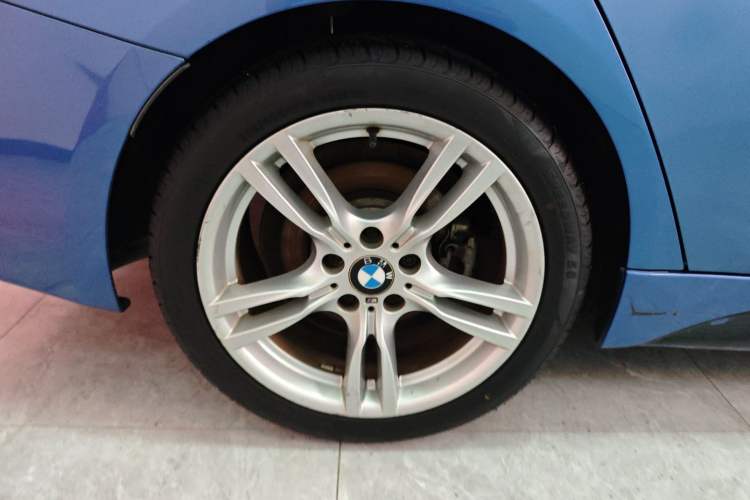 Used BMW 3 Series 2017 320Li M Sport Edition Right Rear Wheel Hub