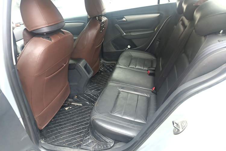 Used Volkswagen Lavida 2013 1.4TSI DSG Comfort Edition Left Rear Seat