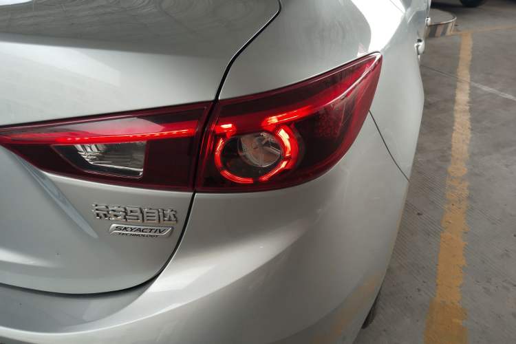 Used Mazda 3 Axela 2017 Sedan 1.5L Automatic Luxury Model China VI Standard