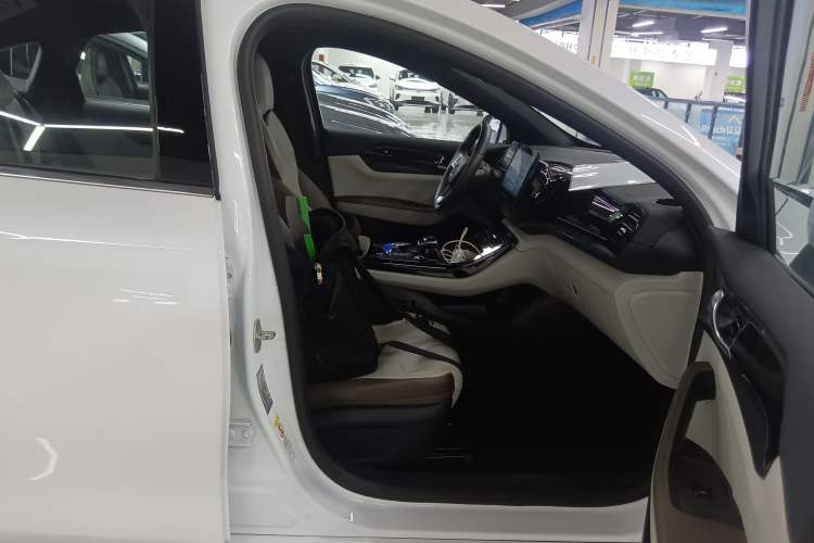 Used BYD Qin PLUS 2023 Champion Edition DM-i 55KM Leading Model Right Front Seat