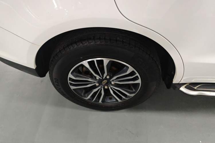 Used Geely Auto Vision X6 2016 1.8L Manual Luxury Model