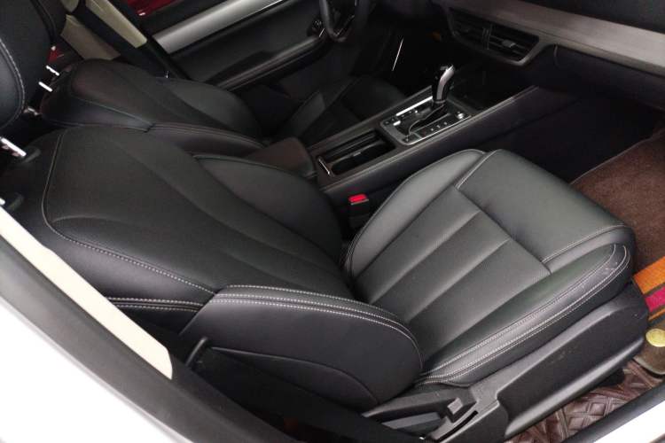 Used BYD Tang 2019 2.0T Automatic SmartConnect Luxury Edition 7 Seats China VI Standard
