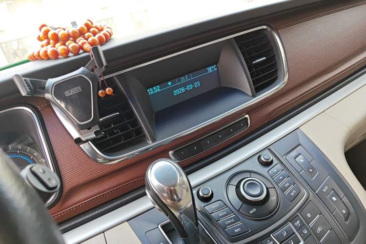 Used Buick GL8 2014 2.4L CT Luxury Business Comfort Edition
