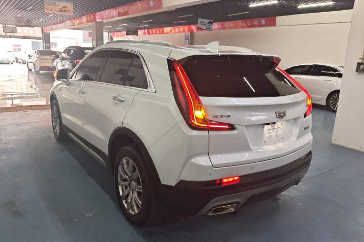 Used Cadillac XT4 2020 28T Two-Wheel-Drive Leading Version
