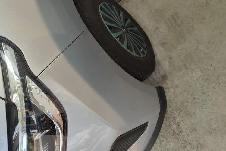 Used Wuling Yangguang 2024 300km Comfort-Grade Passenger Van 60kW
