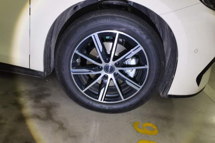 Used BYD Seal 06 DM-i Touring 2025 Model DM-i 150KM Deluxe Right Front Wheel Hub