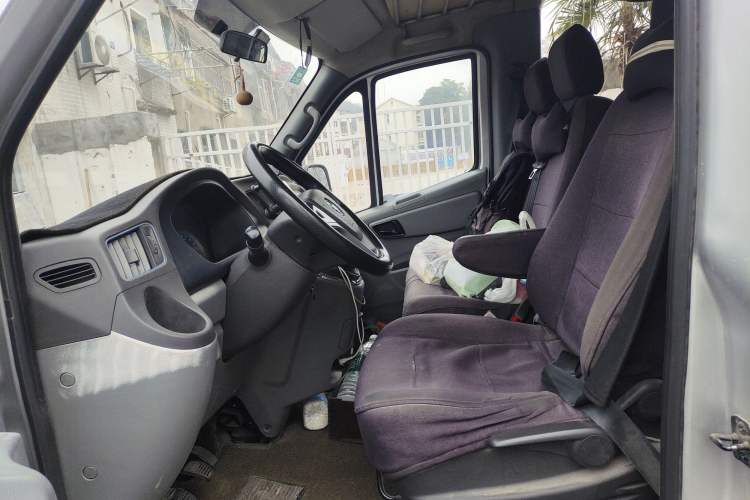 Used Foton Toano 2020 2.0T Multi-Function Short Wheelbase Mid-Roof 5/6-Seater China VI Emission Standard 4F20TC3