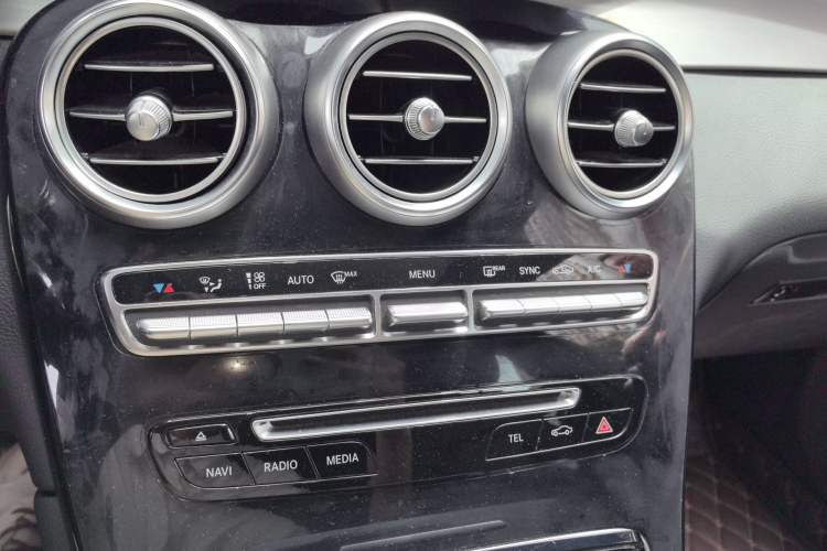Used Mercedes-Benz GLC 2018 GLC 200 4MATIC Audio And AC Panel