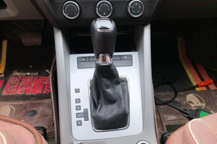 Used Skoda Octavia 2015 1.6L Automatic Yijie Edition