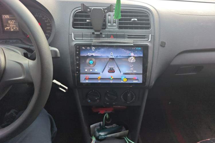 Used Volkswagen Polo 2014 1.4L Manual Fashion Edition