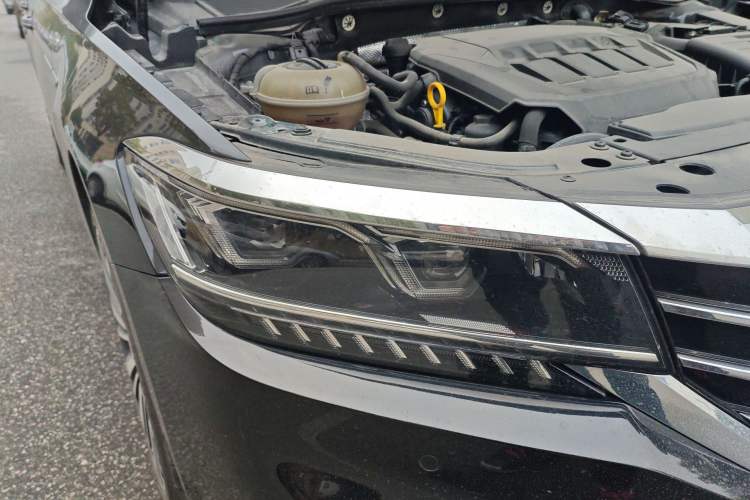 Used Volkswagen Passat 2020 Revised Version 330TSI Luxury Edition China VI Standard
