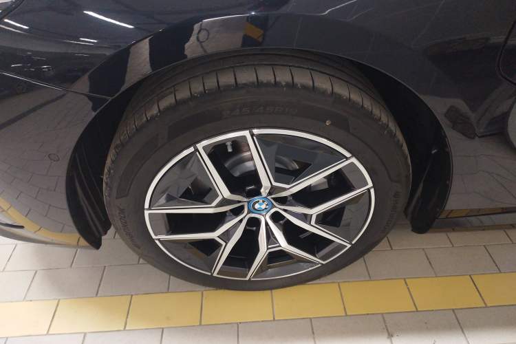 Used BMW i5 2025 eDrive 35L M Sport Package
