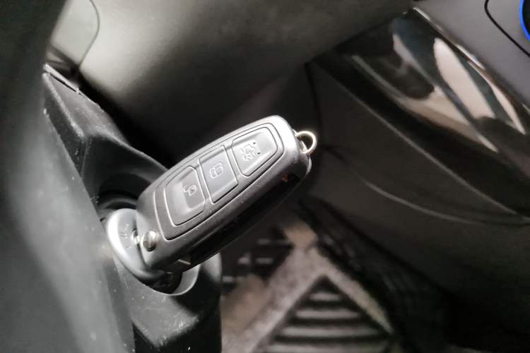 Used Ford Focus 2017 Hatchback EcoBoost 125 Automatic - Ultra-Powerful Style Edition with Smart Drive Features Vehicle Key