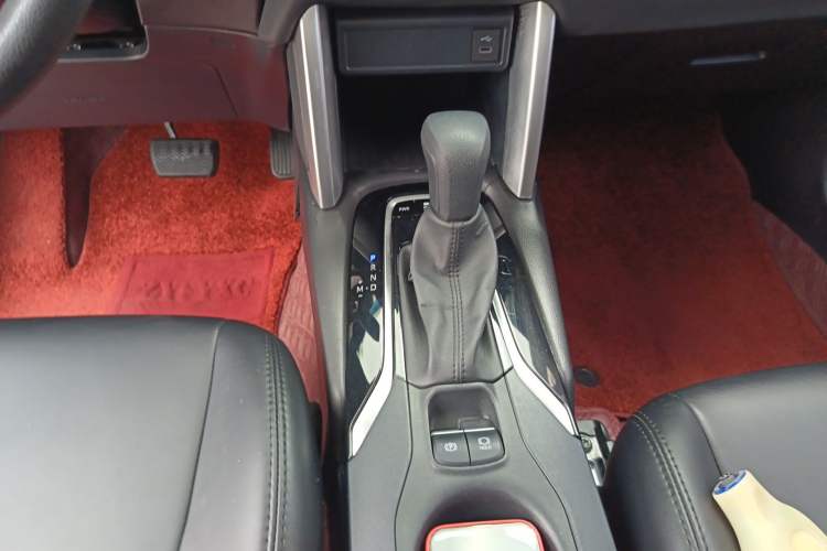 Used Toyota FRONTLANDER 2024 2.0L CVT Elite Edition Gear Lever