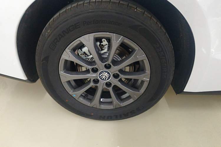 Used BYD Qin L 2025 DM-i Smart Drive 80KM Leading Model