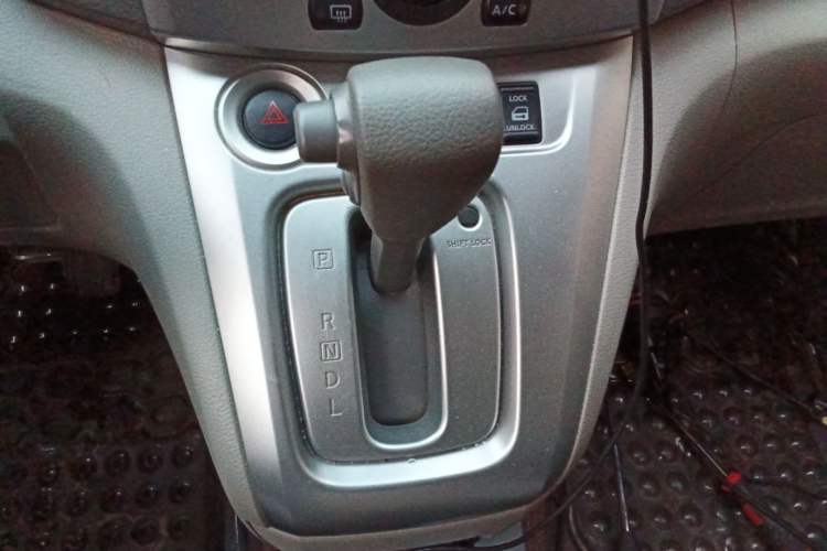 Used Nissan NV200 2018 1.6L CVT Luxury Model Gear Lever