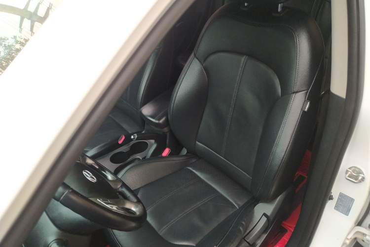 Used Hyundai ix35 2015 2.0L Automatic 2WD Smart Type China IV