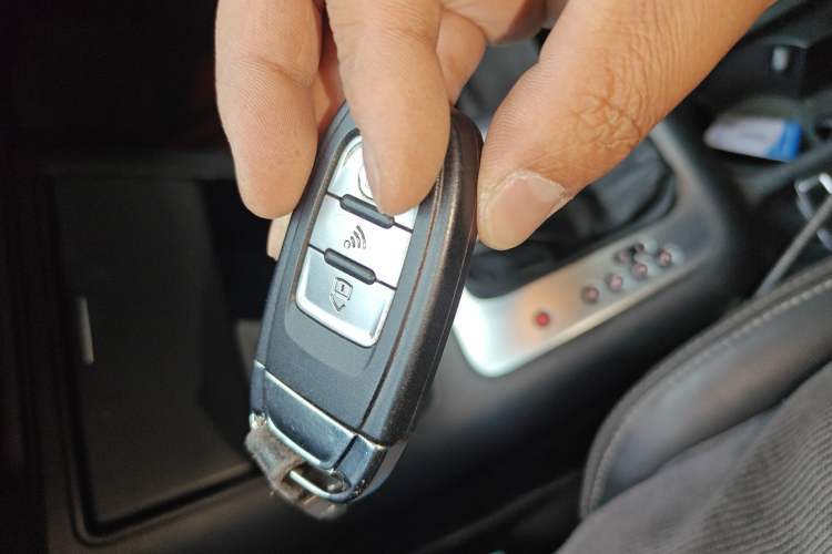 Used Volkswagen Tiguan 2017 300TSI Automatic Two-Wheel Drive Silk Road Comfort Edition Vehicle Key