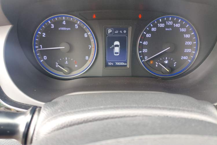 Used Hyundai Mistra 2016 1.8L Automatic Smart GLS Odometer Close Up