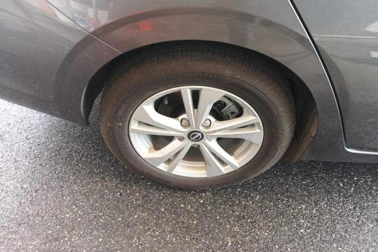 Used Nissan Sylphy 2026 Model 1.6L CVT Genuine Edition Exterior 5