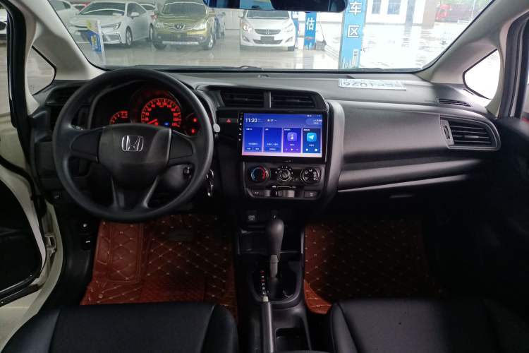 Used Honda Fit 2018 1.5L CVT Comfort Sunroof Version Center Console