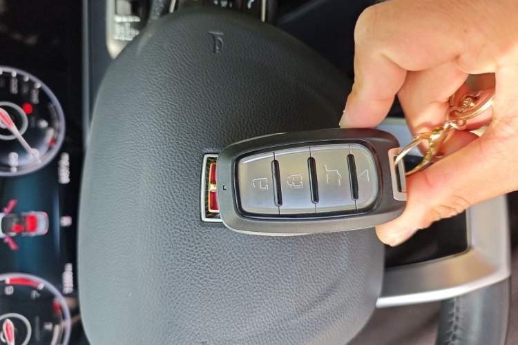 Used Hongqi HS5 2022 Facelifted Version 2.0T Smart Connect Flagship All-Wheel-Drive Edition