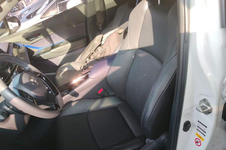 Used Toyota IZOA 2018 2.0L Yichi Version China VI Standard