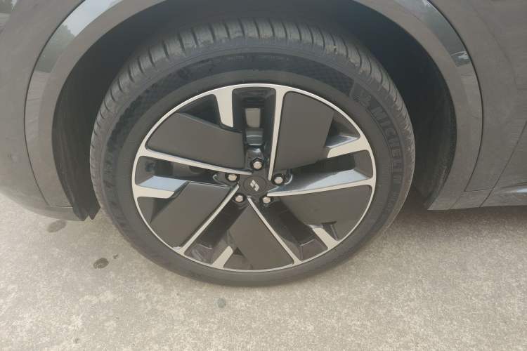 Used Li Auto L8 2025 Max Smart Refresh Edition Left Front Wheel Hub