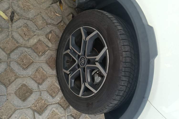 Used BYD Yuan Pro 2021 401 km Luxury Version Right Front Wheel Hub