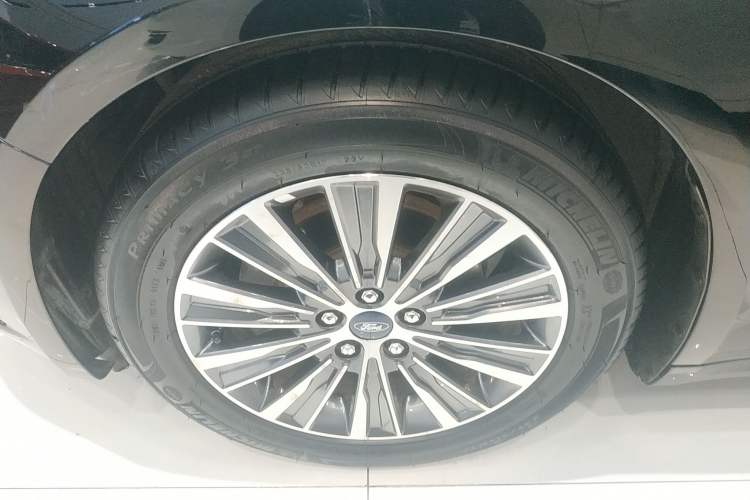 Used Ford Mondeo 2017 EcoBoost 200 Luxury Model
