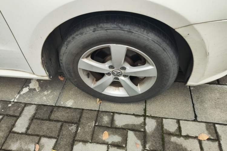 Used Volkswagen Lavida 2013 Revised Classic 1.6L Automatic Fashion Edition