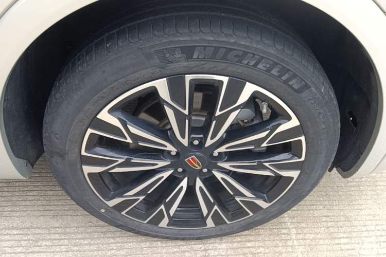Used Hongqi HS5 2023 2.0T Four-Wheel Drive Flagship Pro Edition
