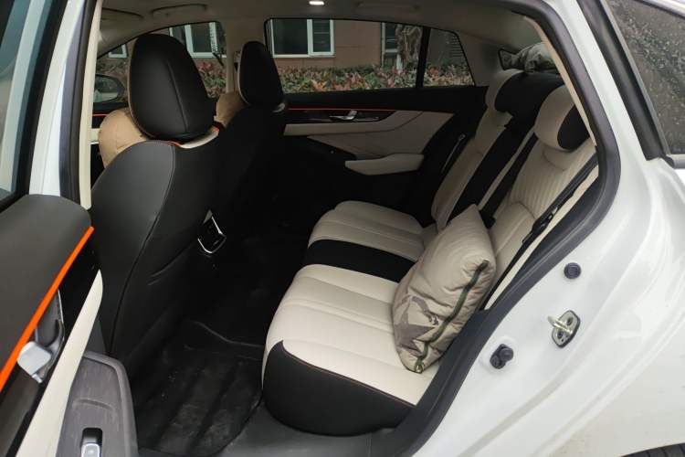 Used Dongfeng Aeolus Yixuan MAX 2022 1.5T Super Stylish Trendsetter Edition Left Rear Seat