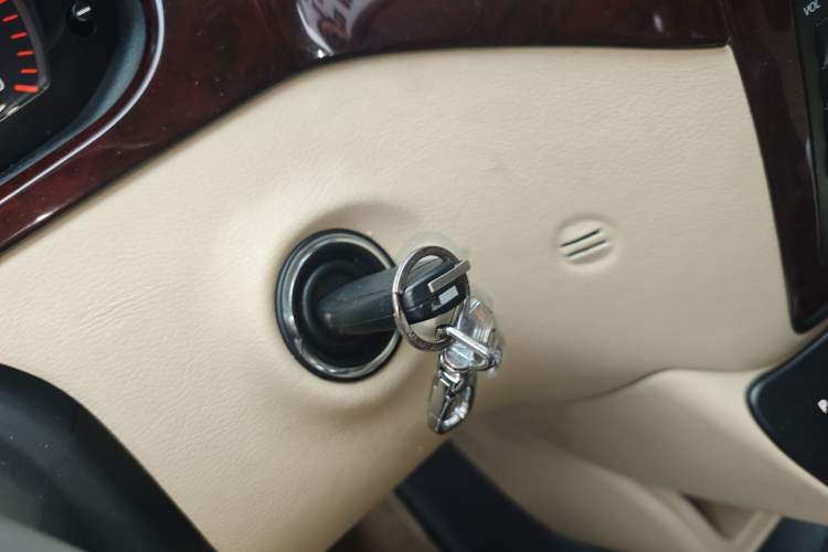 Used Mercedes-Benz Vito 2013 3.0L Elite Edition Vehicle Key