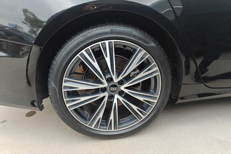 Used Audi A6L 2023 40 TFSI Luxury Dynamic Model Right Rear Wheel Hub