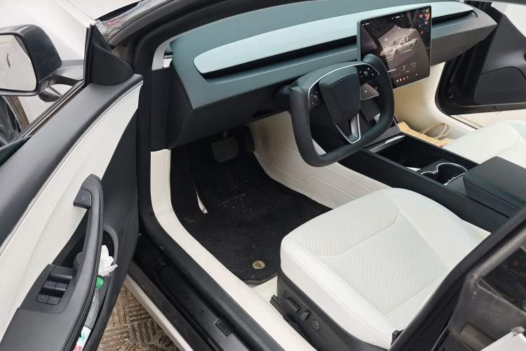 Used Tesla Model 3 2023 Rear-Wheel-Drive Version
