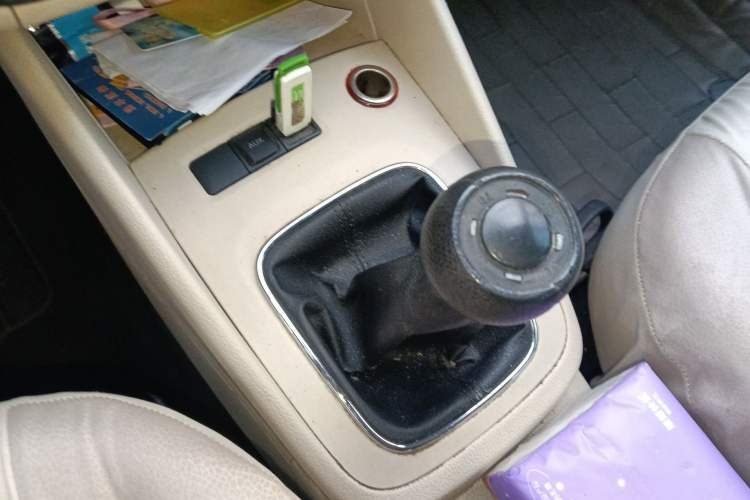 Used Volkswagen Bora 2012 1.6L Manual Fashion Edition
