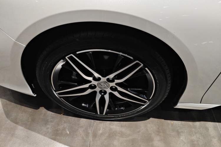 Used Honda Accord 2022 260TURBO Phantom Night · Prestige Edition Left Front Wheel Hub