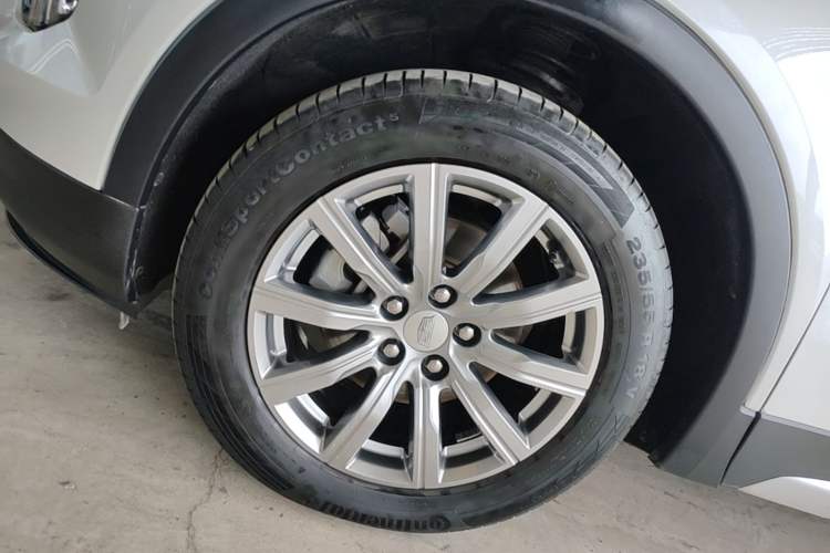 Used Cadillac XT4 2018 28T Two-Wheel-Drive Luxury Model
