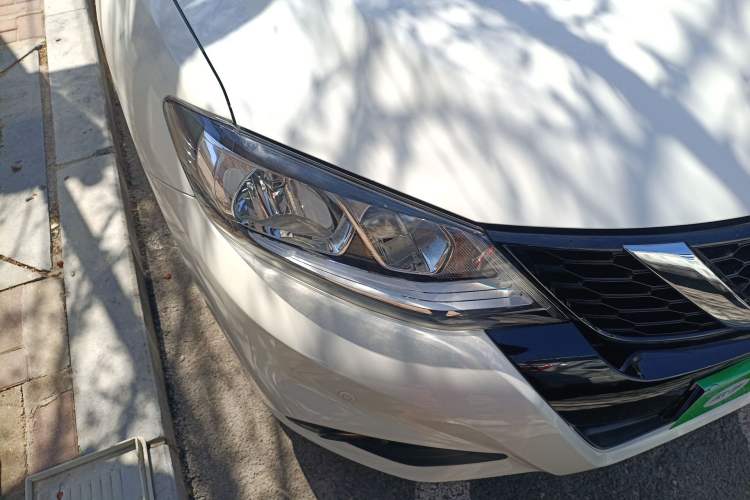 Used Nissan Tiida 2019 1.6L CVT Smart Drive Version China VI Standard Right Front Headlight